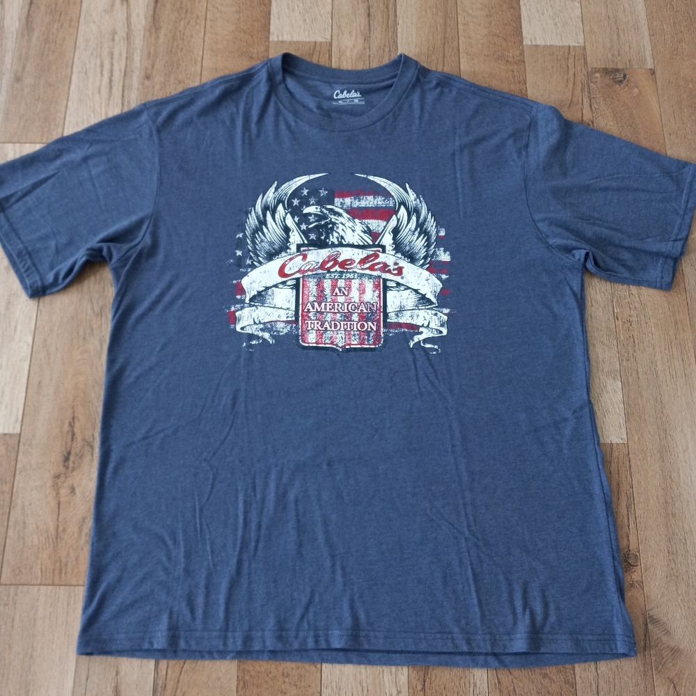 Cabela's Men's XL "An American Tradition" Eagle USA Flag Graphic T-Shirt